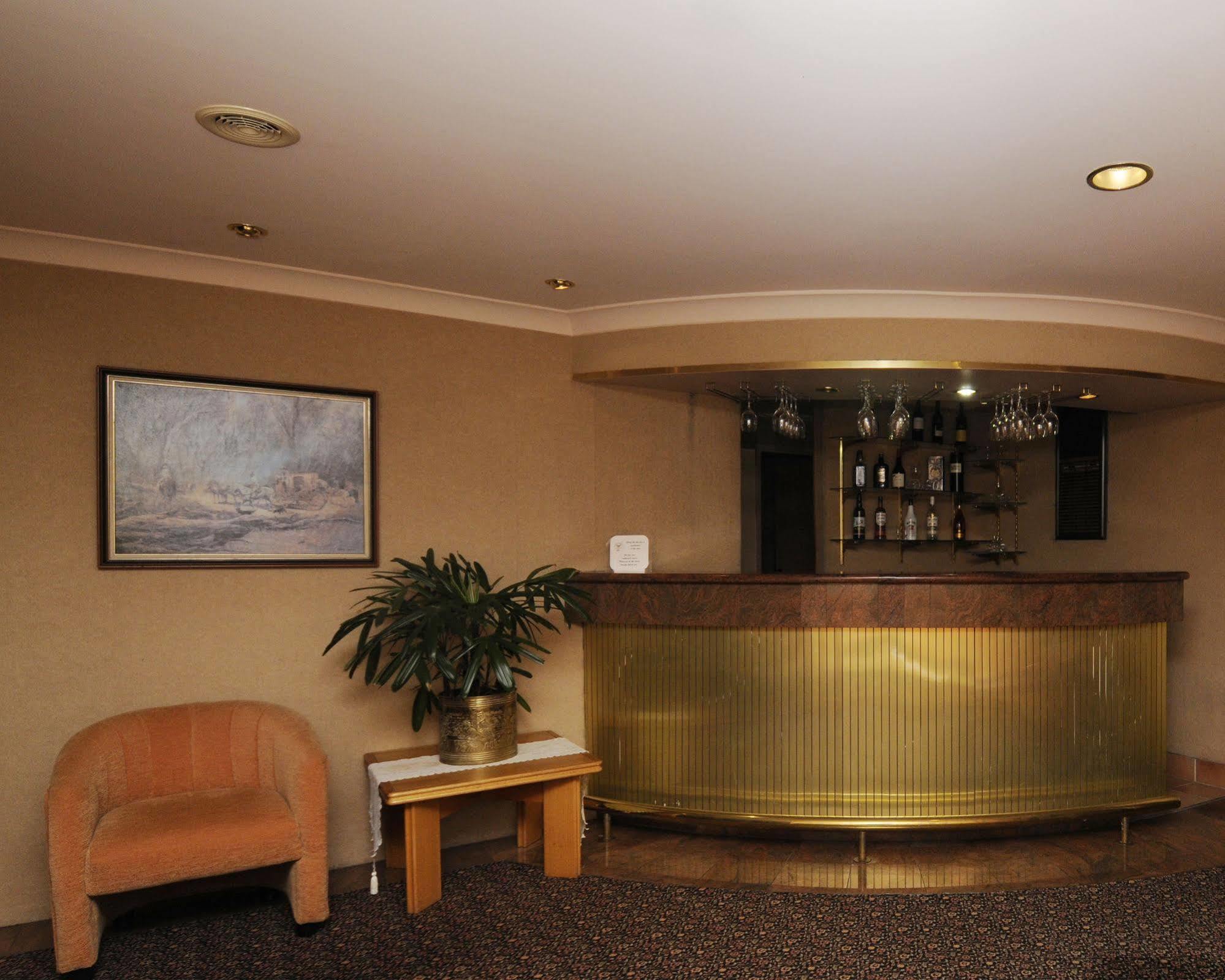 Mcnevins Maryborough Motel Eksteriør billede