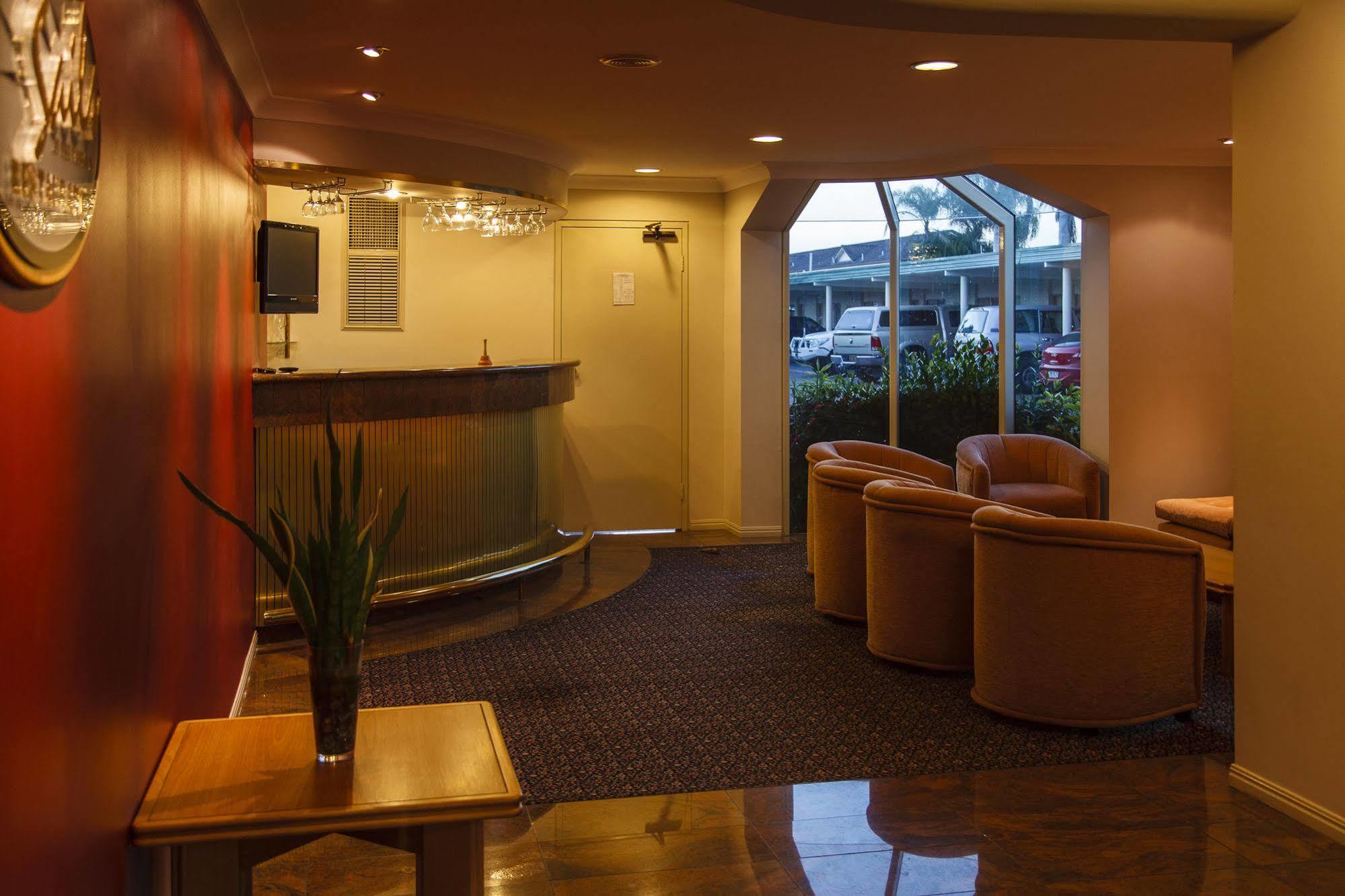 Mcnevins Maryborough Motel Eksteriør billede